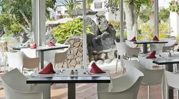 H10 White Suites