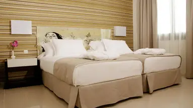 H10 White Suites