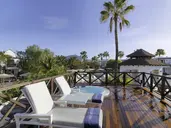 H10 White Suites