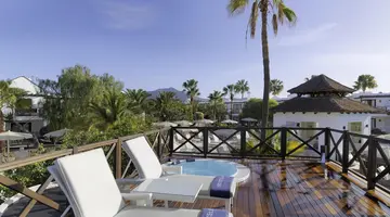 H10 White Suites