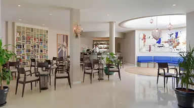 H10 White Suites