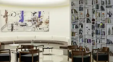 H10 White Suites