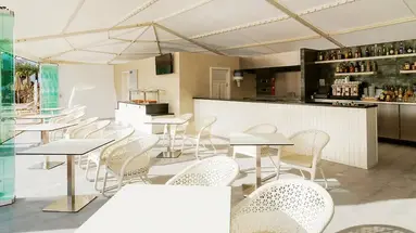 H10 White Suites