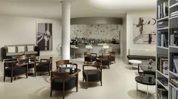 H10 White Suites