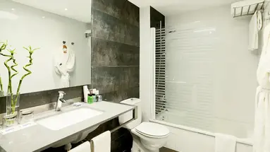 H10 White Suites