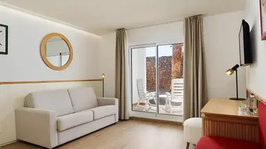 H10 White Suites