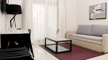 H10 White Suites