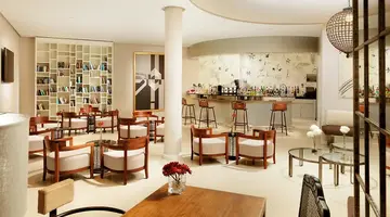 H10 White Suites