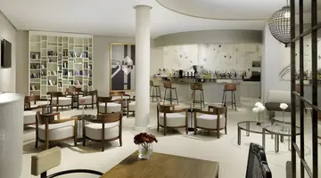 H10 White Suites