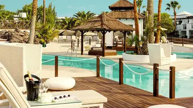 H10 White Suites