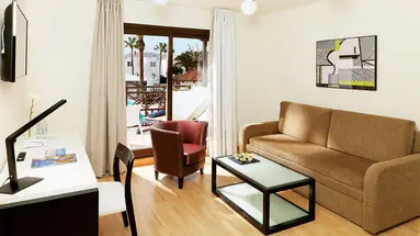 H10 White Suites