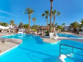 H10 WHITE SUITES