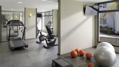 H10 White Suites