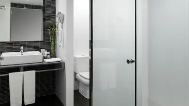 H10 White Suites