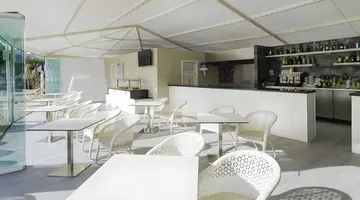 H10 White Suites