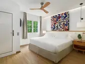 H10 White Suites