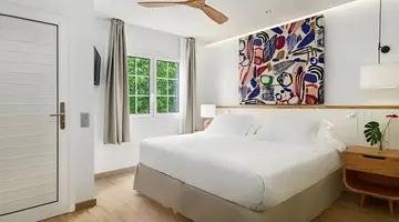 H10 White Suites