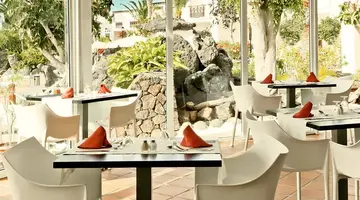 H10 White Suites