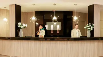 H10 White Suites