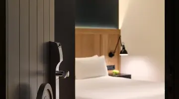 H10 Puerta de Alcalá