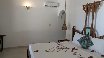 HAKUNA MAJIWE BEACH LODGE & SPA ZANZIBAR