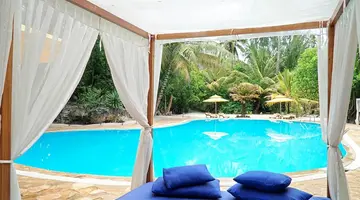 Hakuna Majiwe Beach Lodge
