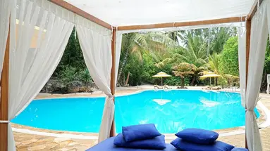 Hakuna Majiwe Beach Lodge