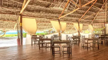 Hakuna Majiwe Beach Lodge