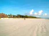 Hakuna Majiwe Beach Lodge
