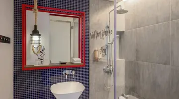 Hampton by Hilton Dubai Al Seef