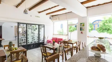 Happiness Apartments