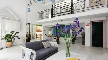Happiness Apartments