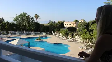 Happy Days Hotel