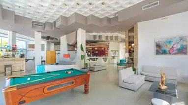 Happy Days Hotel