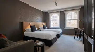 Harbour Rocks Hotel