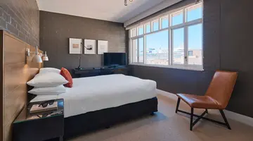 Harbour Rocks Hotel