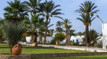 Hari Club Beach Resort
