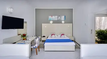 Hari Club Beach Resort