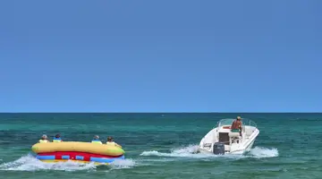 Hari Club Beach Resort