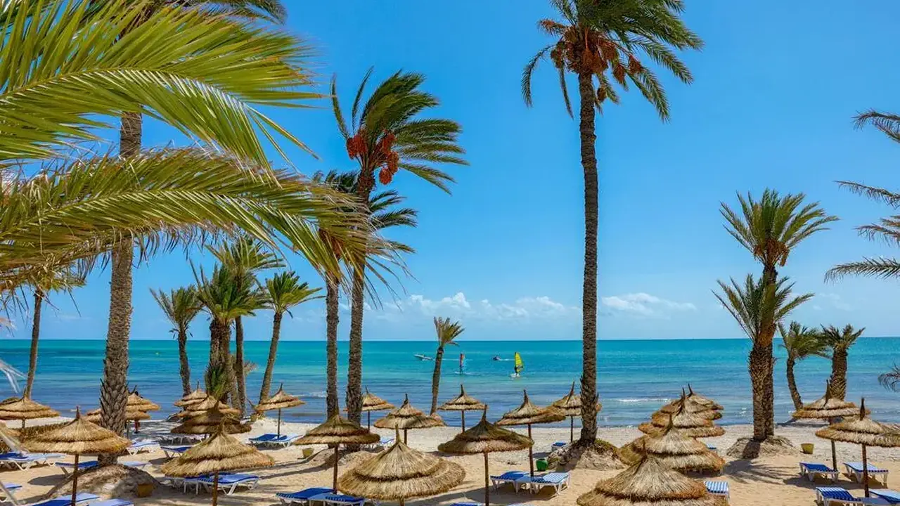 Hari Club Beach Resort