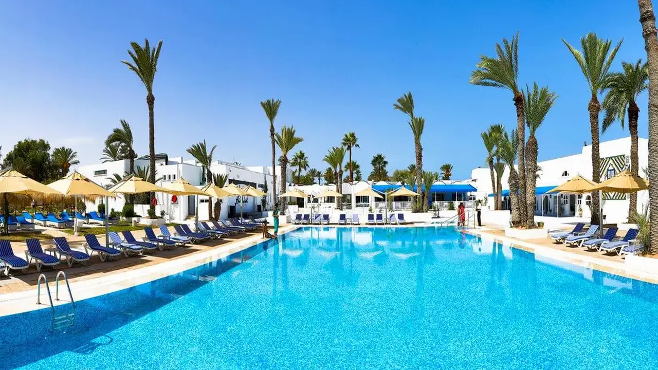 Hari Club Beach Resort