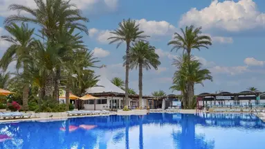 Hari Club Beach Resort