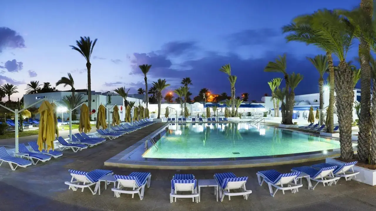Hari Club Beach Resort