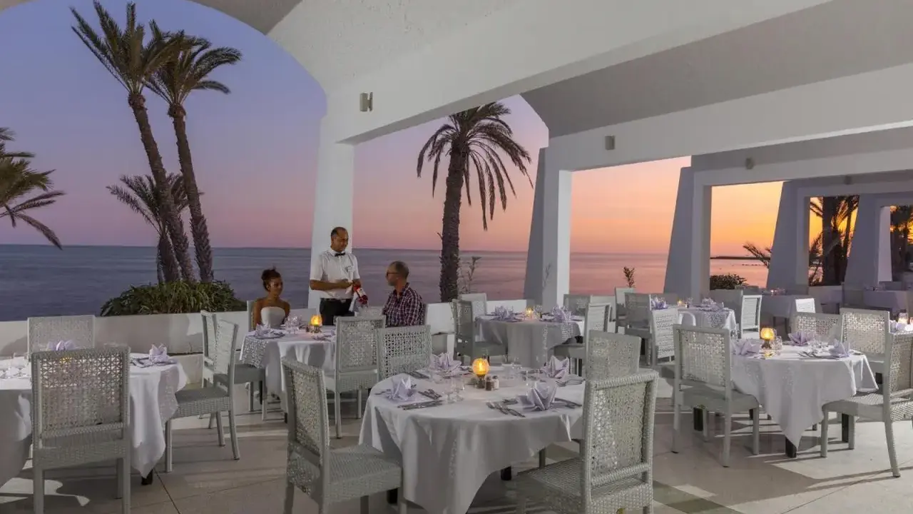 Hari Club Beach Resort