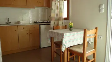 Haris Apartments