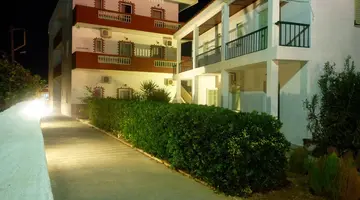 Haris Apartments