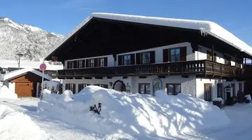 Haus Huis�n