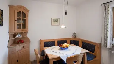 Haus Huis�n