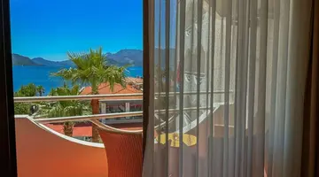 HAWAII HOTEL