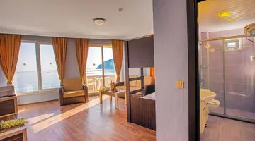Hawaii Suite Beach